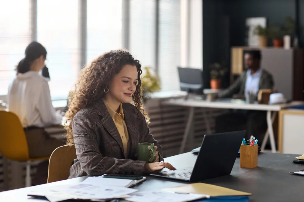 Trabalho PJ: Vantagens e Desvantagens do modelo